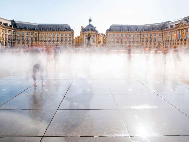 bordeaux-mirroir-d-eau